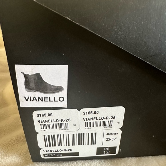 Aldo Brown Suede Chukka Boots
Vianello-R-26 - Picture 4 of 4